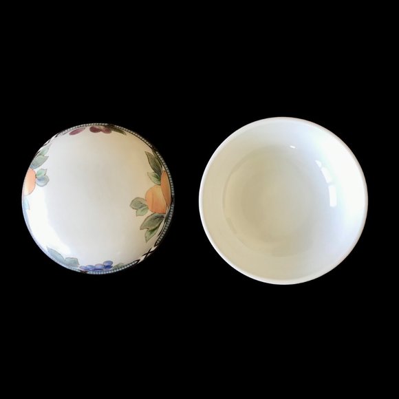 MIKASA Intaglio Garden Harvest 4" Round Box and Lid - Picture 3 of 7